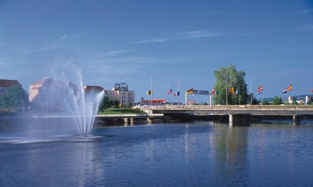 Ld-Location Montlucon Intermarche Apartment Екстериор снимка